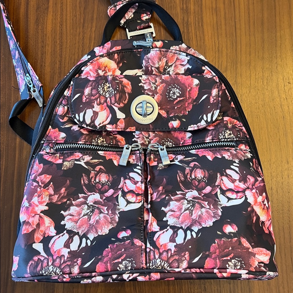 Baggallini Floral Black and Pink Women's Small Backpack Bag Purse - Picture 2 of 9